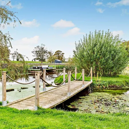 1 Bed In 94538 Scaleby